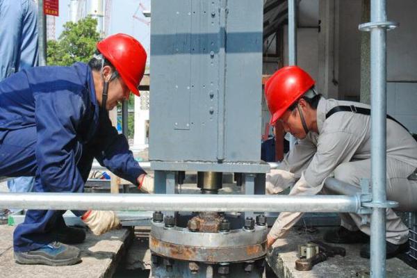 九江石化水务5号循环水泵出口阀液压系统安装调试完成